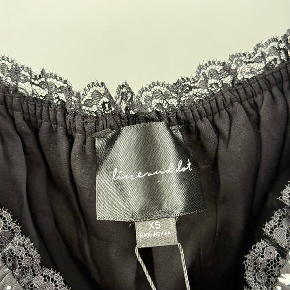 LINE AND DOT Leah Top Size Extra Small Floral Black Peplum Smocked NWT Cropped - Picture 5 of 12